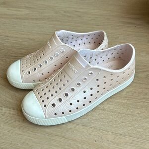 Girls pearly pink Natives